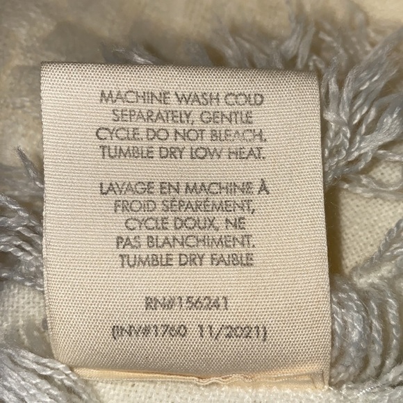 Artisan 34 Knit Throw Blanket 50" x 60" - Picture 8 of 8